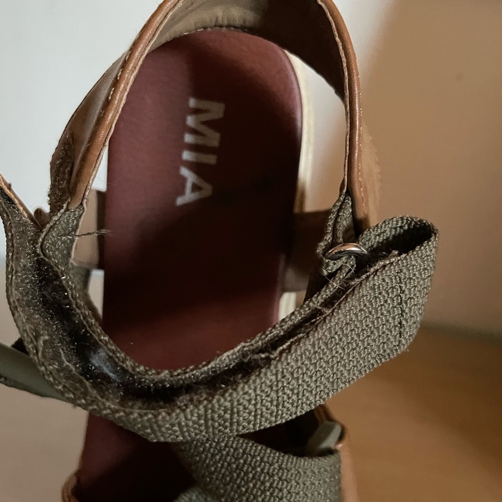 7 MIA sandal - Picture 4 of 4